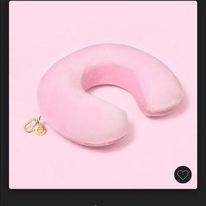 Stoney Clove Lane travel pillow